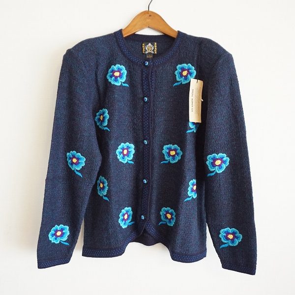 ネイビー×花刺繍がおしゃれなロイヤルアルパカのカーディガンをお買取しました
