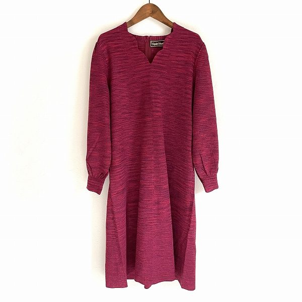 目を引く赤が素敵なサイトウトヨコのワンピースをお買取りしました