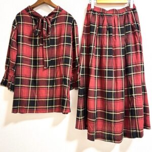 買取したローズティアラのセットアップのバックデザイン