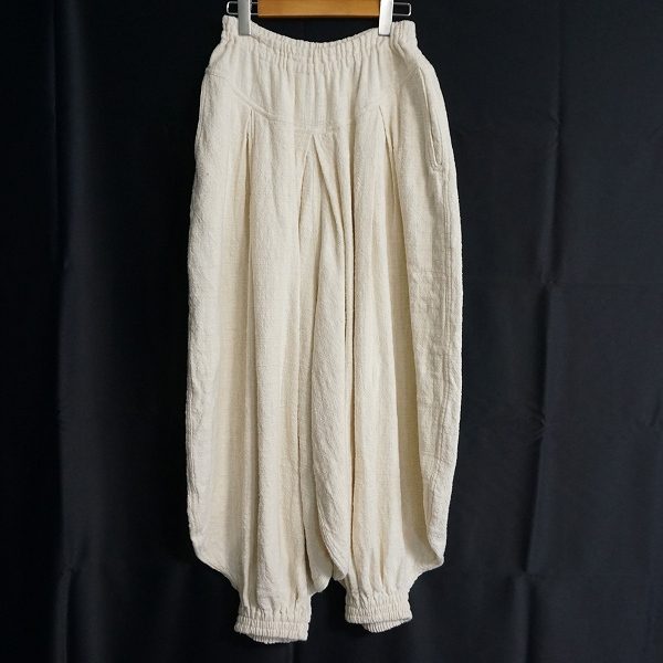 ナチュラルに決まるウサトのアイボリーカラーのサルエルパンツをお買取