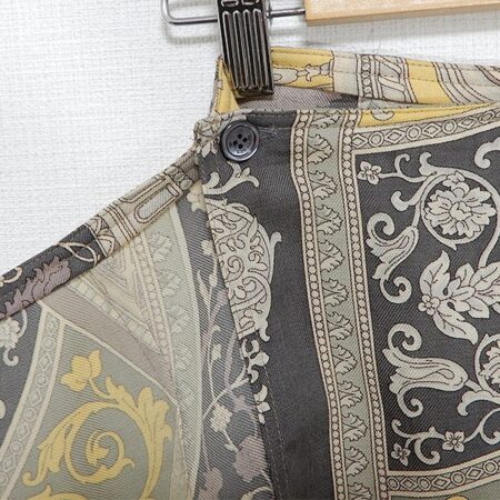 買取したエトロの巻きスカートのボタン部分