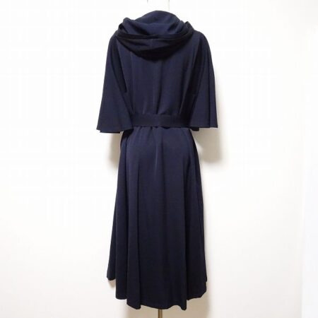買取したワイズのベルト付きワンピースのバックデザイン