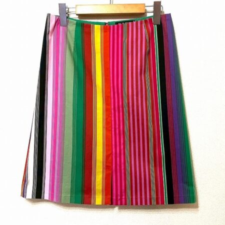 カラフルな色合いがお洒落なエトロのスカート