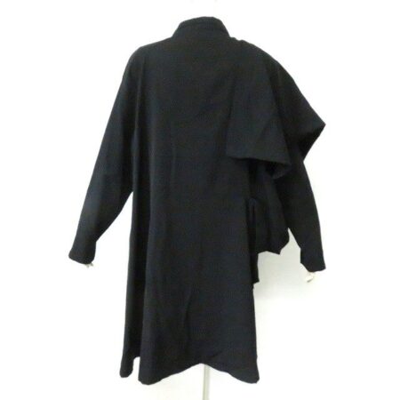 買取したヨウジヤマモトの変形コートのバックデザイン 買取したヨウジヤマモトの変形コートのバックデザイン