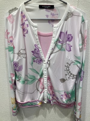 フラワープリント×ピンクのインナーが女性らしい！レオナールのアンサンブルをお買取しました