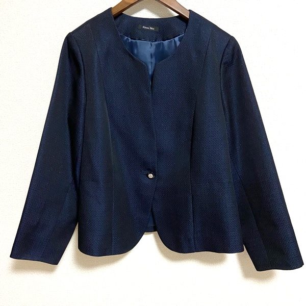 シンプルな紺色がお洒落なフィットミーモアのジャケットをお買取りしました