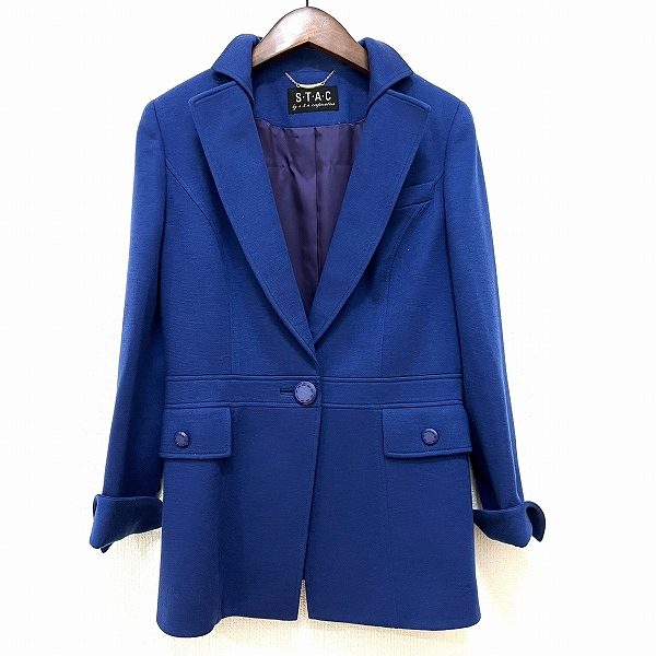 ブルーが魅力的な銀座マギーのジャケットをお買取りしました